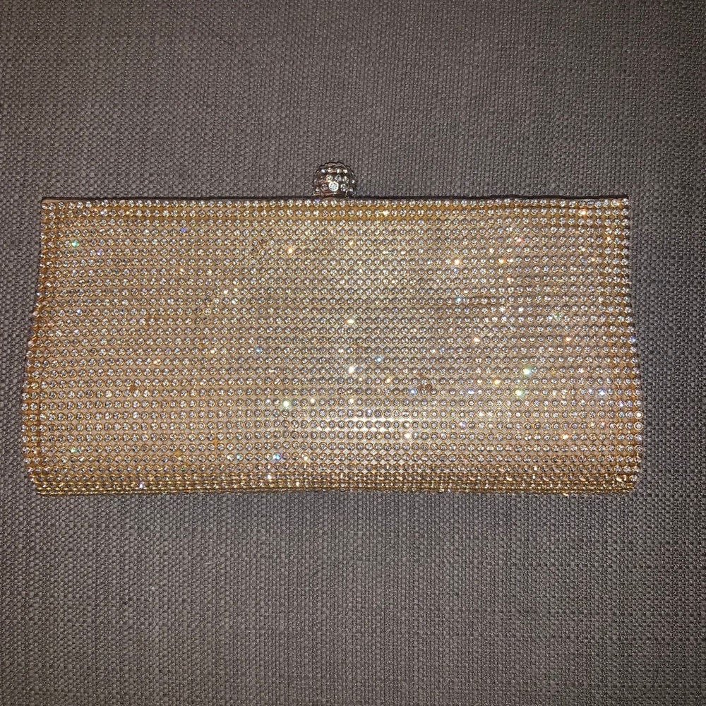 🌻4 for 15🌻 Charming Charlie clutch